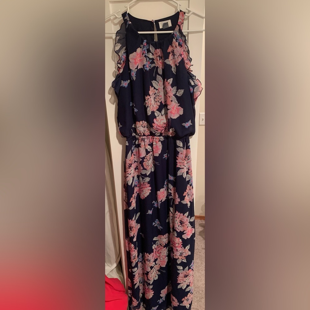 Old Navy floral maxi dress. Small.